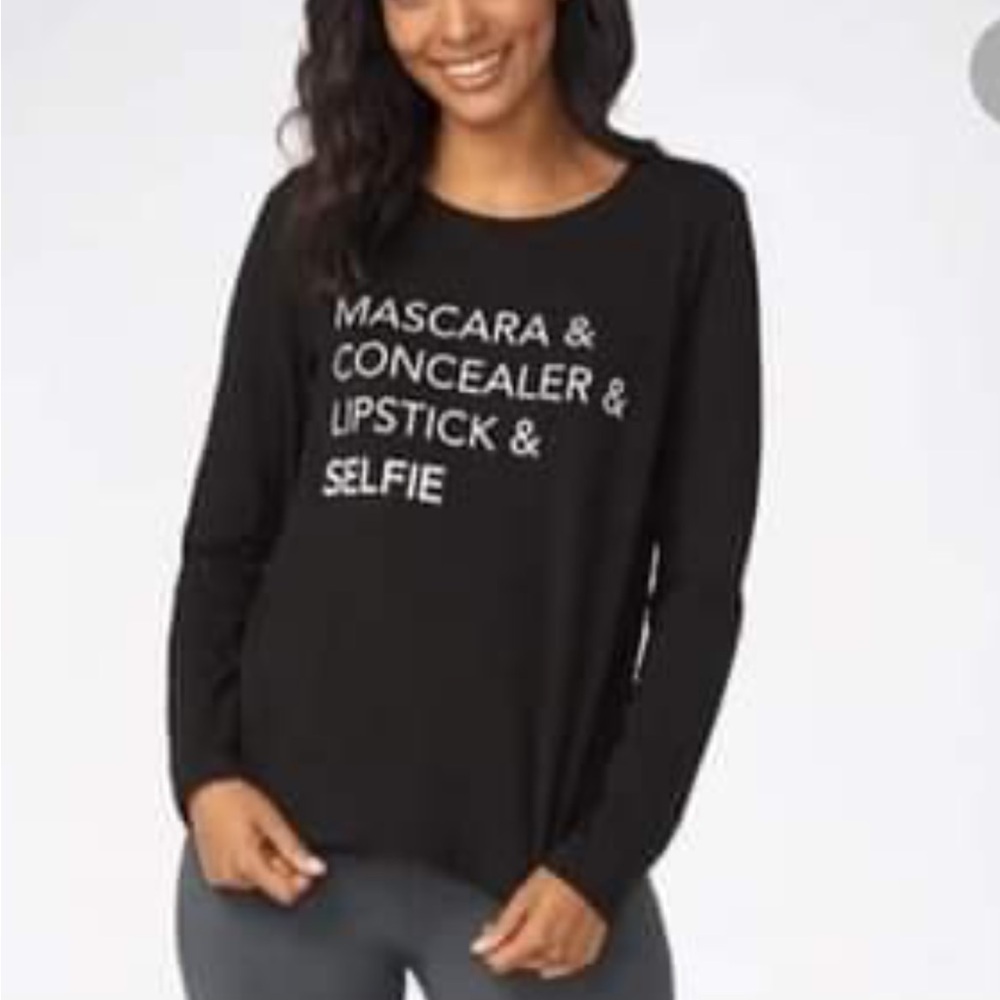 Avon Graphic Tee Mascara, Concealer, & Lipstick Selfie 22 W